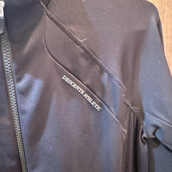 Descente ladies zip up sweatshirt size large - Picture 3 of 6